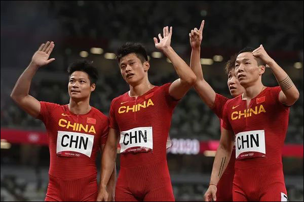 คณะกรรมการโอลิมปิกสากลแถลง ทีมวิ่งผลัด 4×100 เมตรชายจีนคว้าเหรียญทองแดงโอลิมปิกโตเกียว