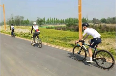 กีฬาปั่นจักรยานชาวเฉิงตู กระตุ้นธุรกิจเช่าและจำหน่ายจักรยาน
