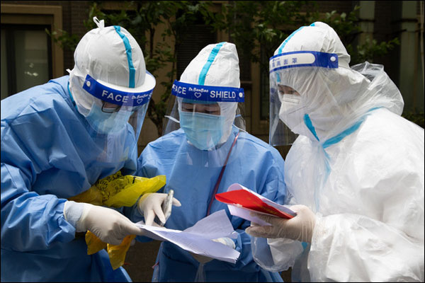 ประสานงานการป้องกันและควบคุมการแพร่ระบาดกับการพัฒนาเศรษฐกิจและสังคมอย่างมีประสิทธิภาพ