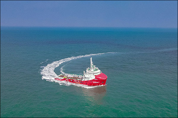 จีนสร้างเรือคุ้มกันอัจฉริยะพลังงาน LNG ชุดแรก