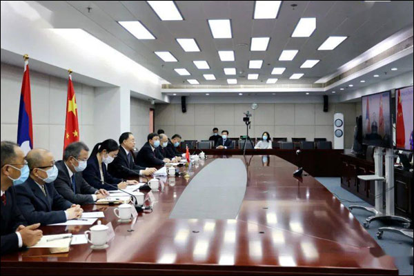 รัฐบาลจีน-ลาวลงนามข้อตกลงการเดินรถไฟข้ามพรมแดน