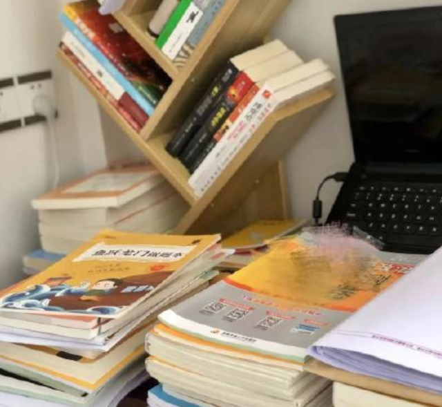 สาวจีนต่อสู้กับโรคมะเร็งและสอบเรียนต่อปริญญาโทสำเร็จ