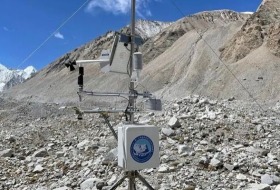 จีนสร้างสถานีอุตุฯ อัตโนมัติบนยอดเขาเอเวอร์เรสต์สุงสุดในโลก