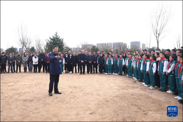 ปธน.จีนรณรงค์ปลูกต้นไม้ ยืนหยัดพัฒนาแบบสีเขียว