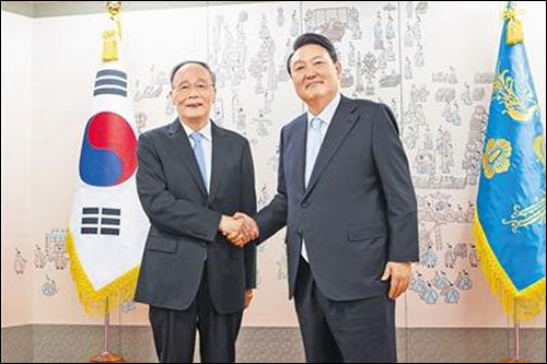 รองปธน.จีนร่วมพิธีเข้ารับตำแหน่งปธน.เกาหลีใต้คนใหม่