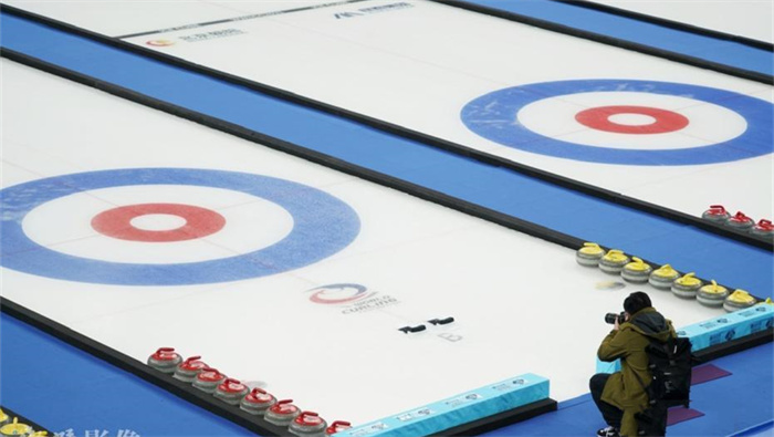 “ลูกบาศก์น้ำ”เป็น“ลูกบาศก์น้ำแข็ง”