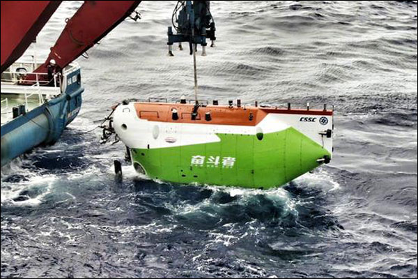 “เฟิ่งโต้วเจ่อ”สำเร็จภารกิจดำน้ำลึกที่ความลึกเกิน 10,000 เมตร 21 ครั้ง